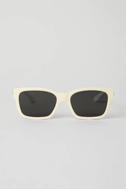 Chill Sunglasses - Black/French Vanilla