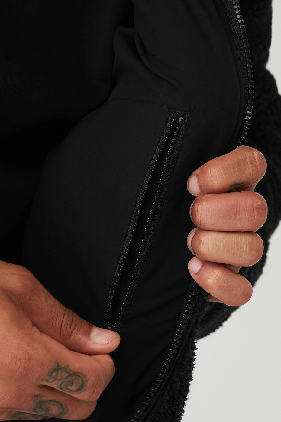 Sherpa Stage Puffer - Black - Image 4